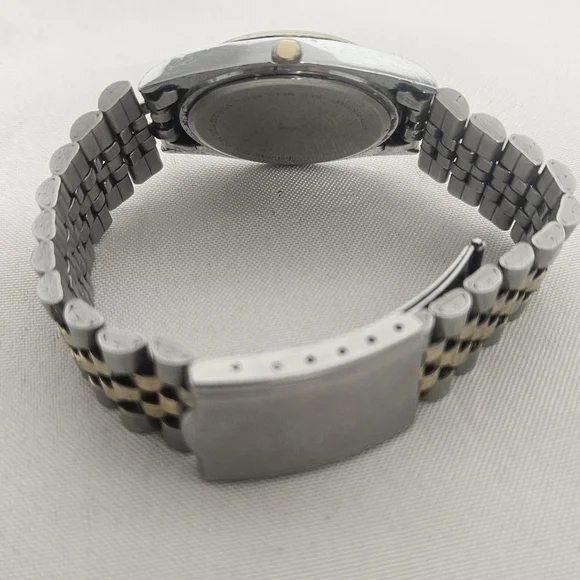 Lorus By Seiko Two-Tone Silver and Gold Watch - Picture 3 of 4